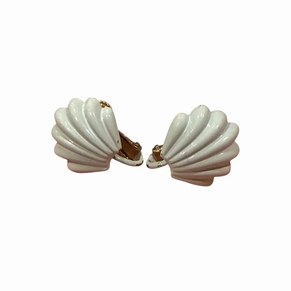 Vintage Napier White Enamel Gold Tone Scalloped Shell Screw Back Earrings Signed